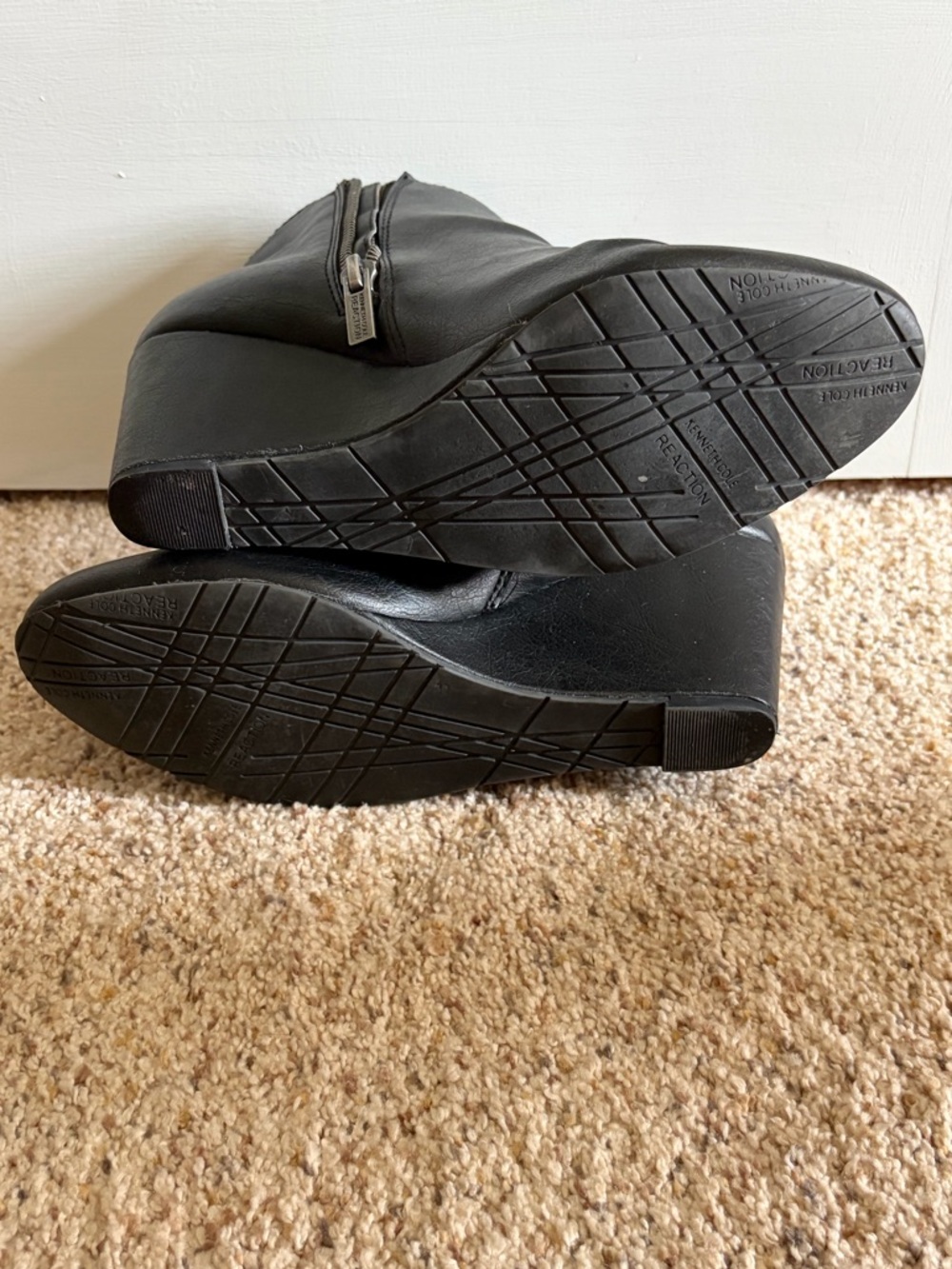 Kenneth Cole Reaction Faux Leather Wedge Ankle Booties - Women's 8 Black - Picture 8 of 11